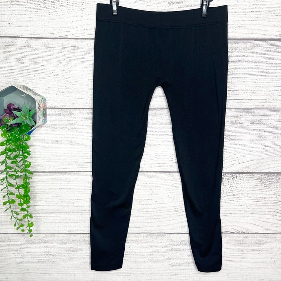 Icon Apparel Black Low Rise Cropped Leggings Size M/L Warm Stretch Layering Cozy - Picture 2 of 6